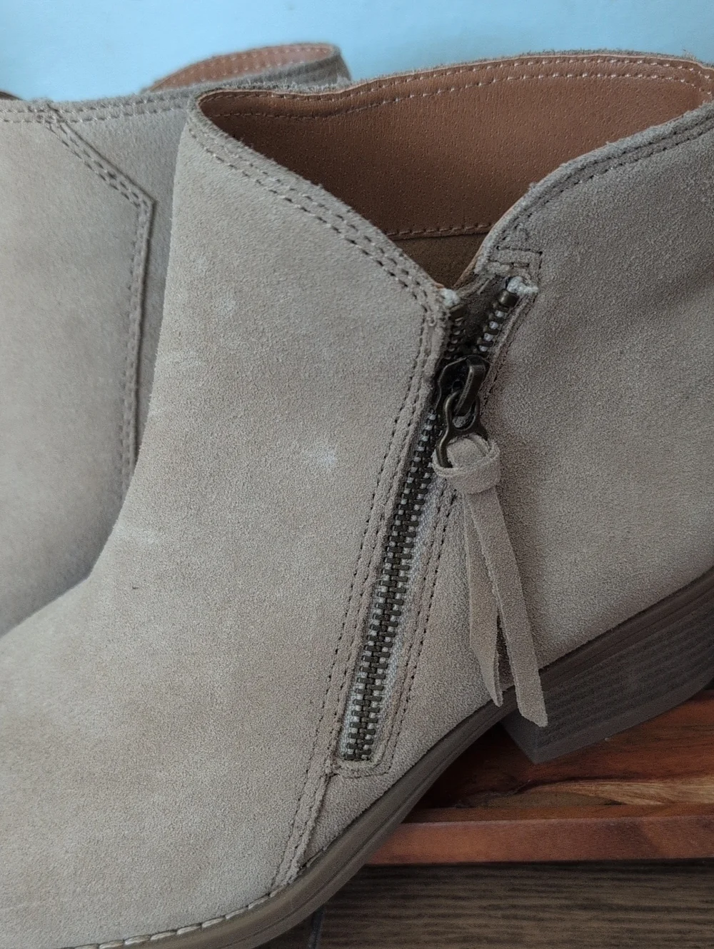 White Mountain Macy's  Women's Tan Suede Ankle Bootie with Side Zip Size 8